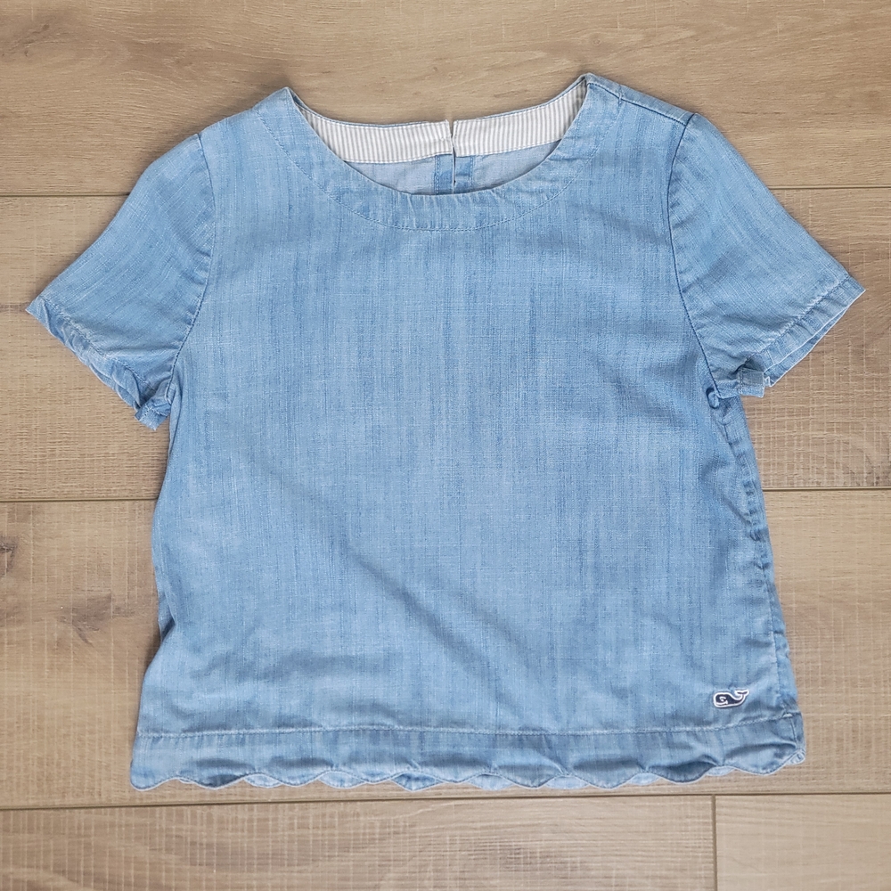 Vineyard Vines Girls S (7/8) Light Blue Chambray Short Sleeve Whale Graphic Top
